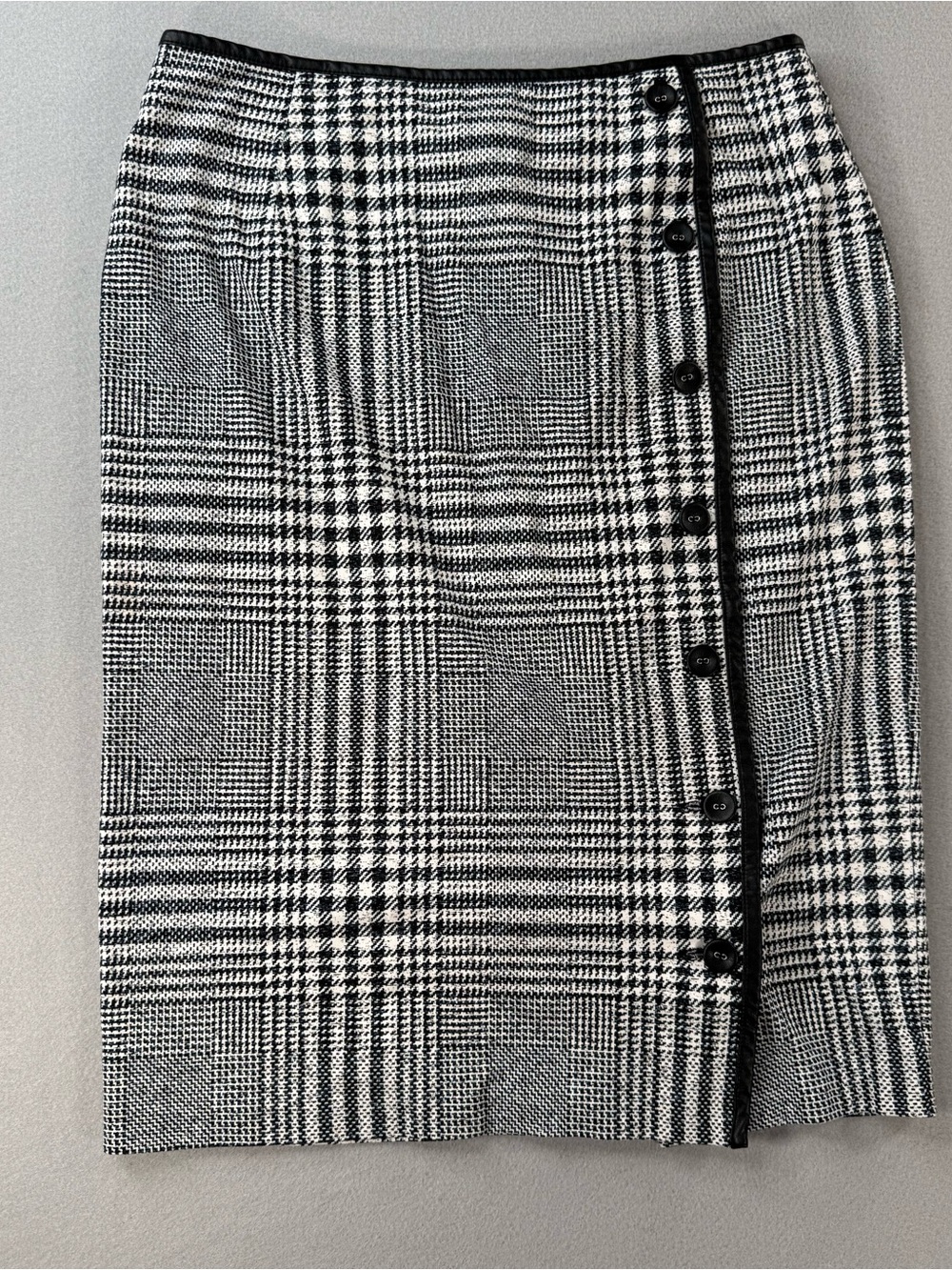 J McLaughlin Black & White Glen Plaid Leather Button-Trim Pencil Skirt
